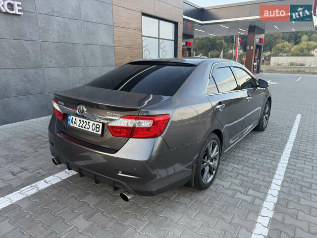 Сірий Тойота Камрі, об'ємом двигуна 2.49 л та пробігом 168 тис. км за 14500 $, фото 3 на Automoto.ua