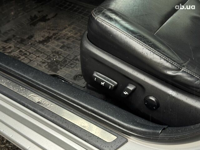 Серый Тойота Камри, объемом двигателя 2.5 л и пробегом 213 тыс. км за 14490 $, фото 20 на Automoto.ua