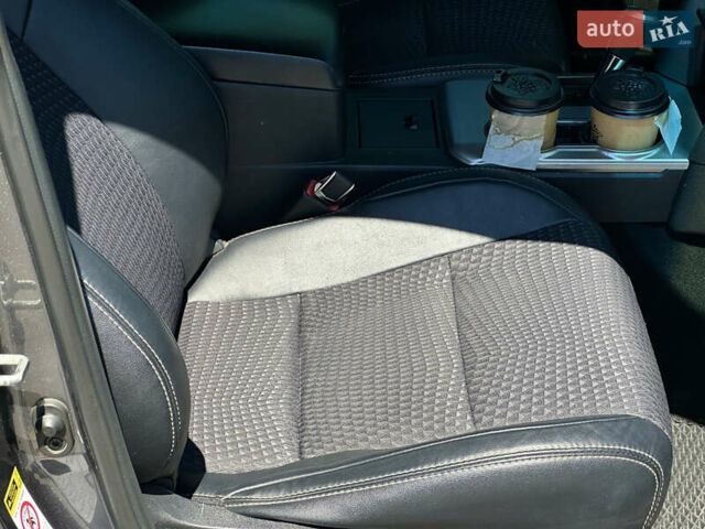 Сірий Тойота Камрі, об'ємом двигуна 2.49 л та пробігом 252 тис. км за 9800 $, фото 15 на Automoto.ua