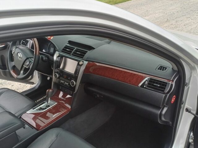 Серый Тойота Камри, объемом двигателя 2.5 л и пробегом 193 тыс. км за 14700 $, фото 8 на Automoto.ua