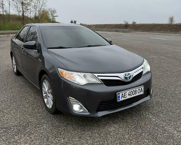 Серый Тойота Камри, объемом двигателя 2.49 л и пробегом 333 тыс. км за 11500 $, фото 2 на Automoto.ua