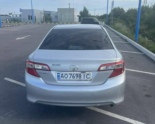 Серый Тойота Камри, объемом двигателя 2.49 л и пробегом 193 тыс. км за 10000 $, фото 28 на Automoto.ua