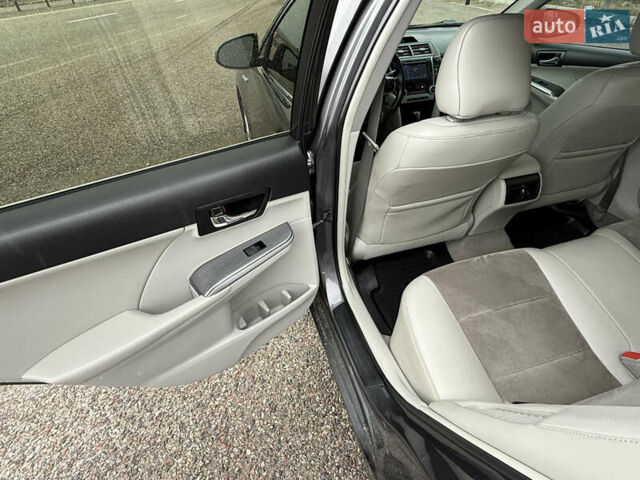 Серый Тойота Камри, объемом двигателя 2.49 л и пробегом 333 тыс. км за 11500 $, фото 6 на Automoto.ua