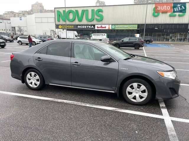 Серый Тойота Камри, объемом двигателя 2.49 л и пробегом 194 тыс. км за 11000 $, фото 2 на Automoto.ua