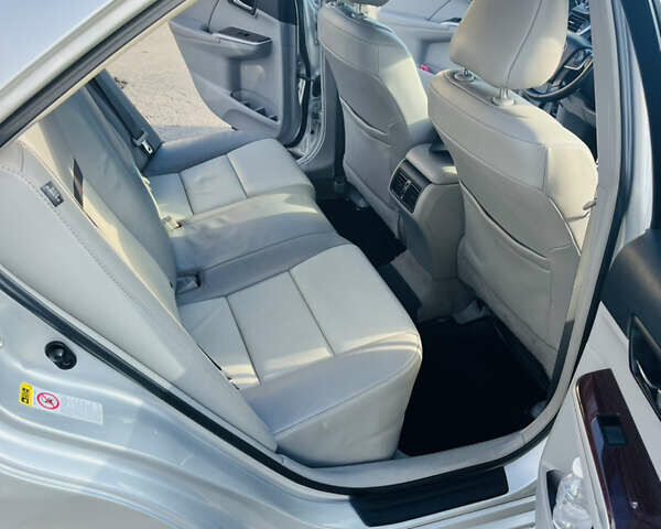 Серый Тойота Камри, объемом двигателя 2.5 л и пробегом 155 тыс. км за 13000 $, фото 24 на Automoto.ua