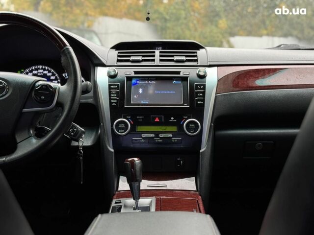 Серый Тойота Камри, объемом двигателя 2.5 л и пробегом 213 тыс. км за 14490 $, фото 43 на Automoto.ua