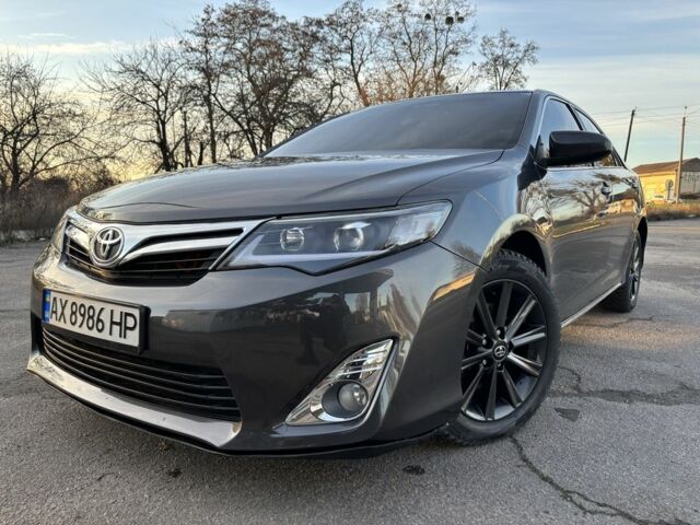 Серый Тойота Камри, объемом двигателя 2.5 л и пробегом 190 тыс. км за 11800 $, фото 6 на Automoto.ua