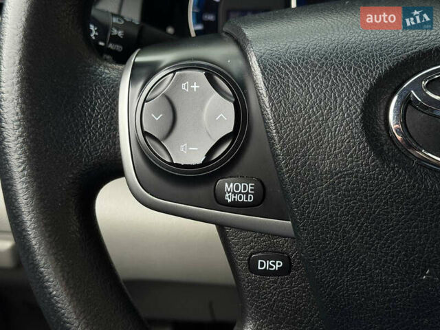 Серый Тойота Камри, объемом двигателя 2.49 л и пробегом 268 тыс. км за 11490 $, фото 16 на Automoto.ua