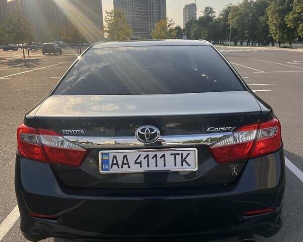 Серый Тойота Камри, объемом двигателя 2.5 л и пробегом 175 тыс. км за 16500 $, фото 3 на Automoto.ua