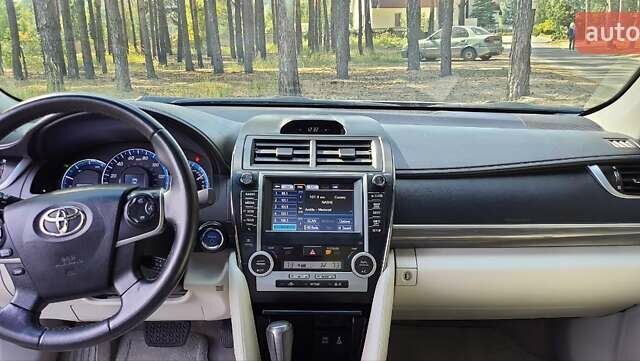 Серый Тойота Камри, объемом двигателя 2.49 л и пробегом 229 тыс. км за 12800 $, фото 16 на Automoto.ua