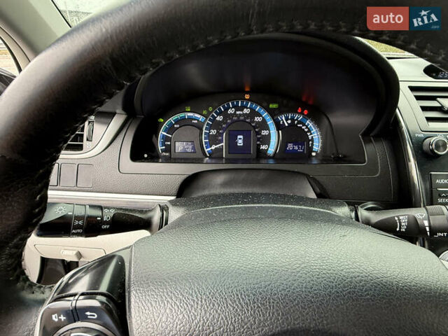 Серый Тойота Камри, объемом двигателя 2.49 л и пробегом 333 тыс. км за 11500 $, фото 9 на Automoto.ua