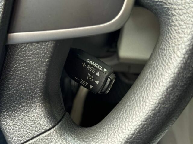 Сірий Тойота Камрі, об'ємом двигуна 2.5 л та пробігом 268 тис. км за 10990 $, фото 17 на Automoto.ua