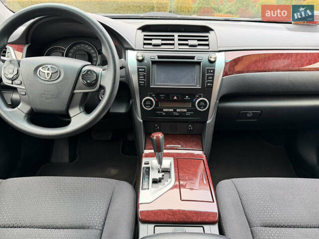 Сірий Тойота Камрі, об'ємом двигуна 2.5 л та пробігом 232 тис. км за 12800 $, фото 33 на Automoto.ua