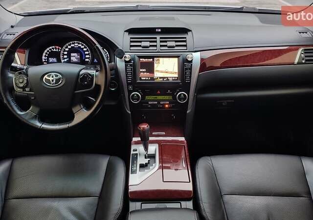 Сірий Тойота Камрі, об'ємом двигуна 2.5 л та пробігом 201 тис. км за 14556 $, фото 7 на Automoto.ua