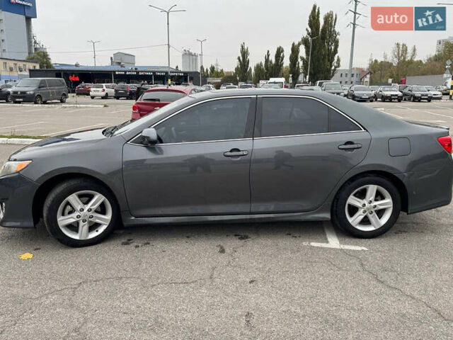 Тойота Камри 2012 в Киеве на Automoto.ua Серый Тойота Камри, объемом двигателя 2.49 л и пробегом 193 тыс. км за 9699 $, фото 6 на Automoto.ua
