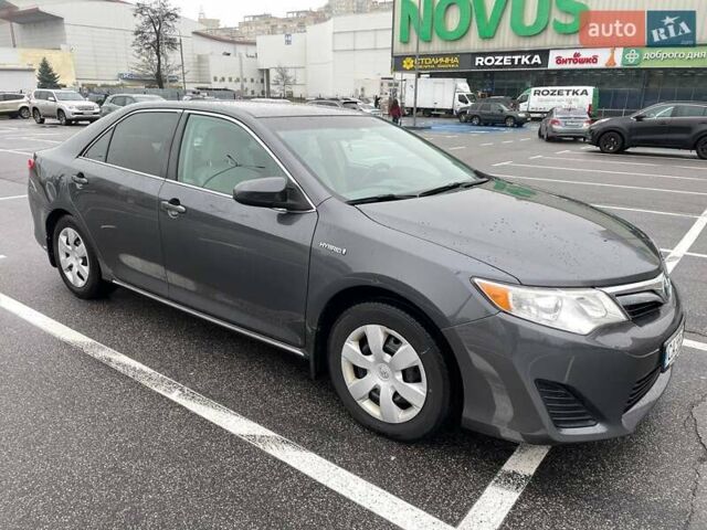 Серый Тойота Камри, объемом двигателя 2.49 л и пробегом 194 тыс. км за 11000 $, фото 4 на Automoto.ua