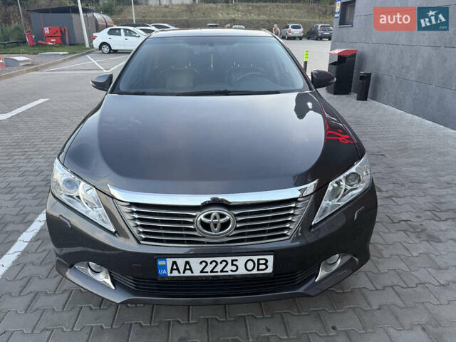 Сірий Тойота Камрі, об'ємом двигуна 2.49 л та пробігом 168 тис. км за 14500 $, фото 1 на Automoto.ua