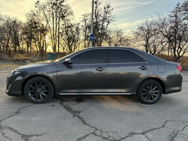 Серый Тойота Камри, объемом двигателя 2.5 л и пробегом 190 тыс. км за 11800 $, фото 5 на Automoto.ua