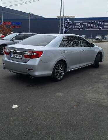 Серый Тойота Камри, объемом двигателя 2.49 л и пробегом 183 тыс. км за 14000 $, фото 4 на Automoto.ua