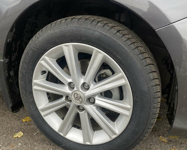 Сірий Тойота Камрі, об'ємом двигуна 2.5 л та пробігом 179 тис. км за 16000 $, фото 10 на Automoto.ua