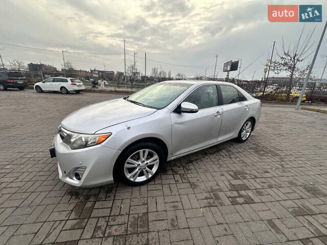 Сірий Тойота Камрі, об'ємом двигуна 2.49 л та пробігом 274 тис. км за 8000 $, фото 5 на Automoto.ua