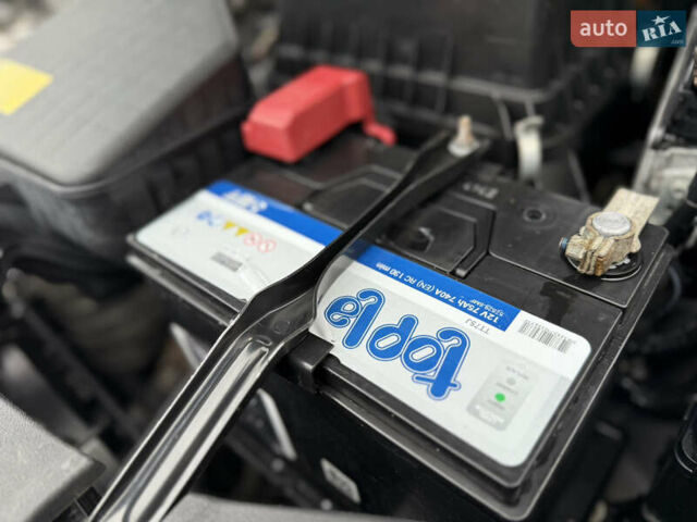 Серый Тойота Камри, объемом двигателя 2.5 л и пробегом 198 тыс. км за 13999 $, фото 44 на Automoto.ua