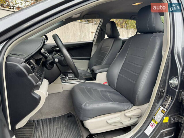 Серый Тойота Камри, объемом двигателя 2.49 л и пробегом 268 тыс. км за 11490 $, фото 7 на Automoto.ua