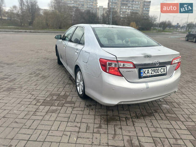 Сірий Тойота Камрі, об'ємом двигуна 2.49 л та пробігом 274 тис. км за 8000 $, фото 4 на Automoto.ua