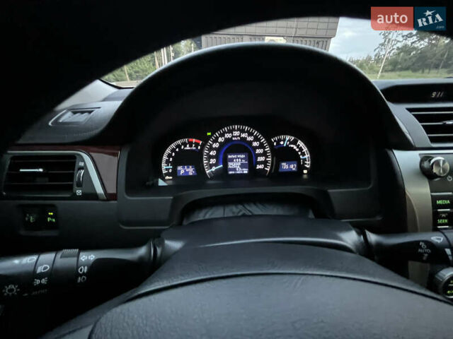 Сірий Тойота Камрі, об'ємом двигуна 2.5 л та пробігом 135 тис. км за 14700 $, фото 6 на Automoto.ua