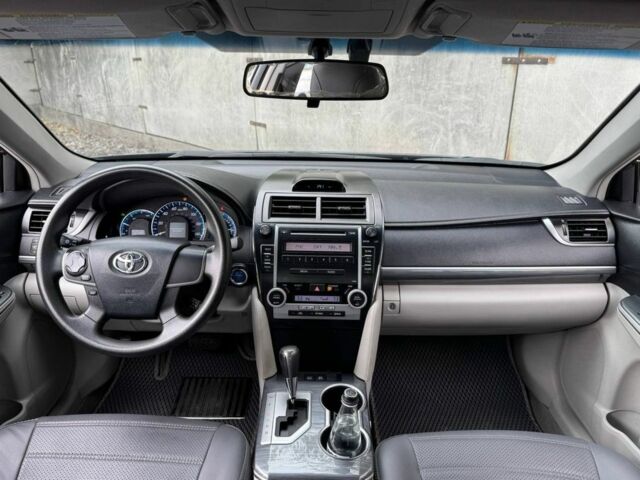 Сірий Тойота Камрі, об'ємом двигуна 2.5 л та пробігом 268 тис. км за 10990 $, фото 11 на Automoto.ua