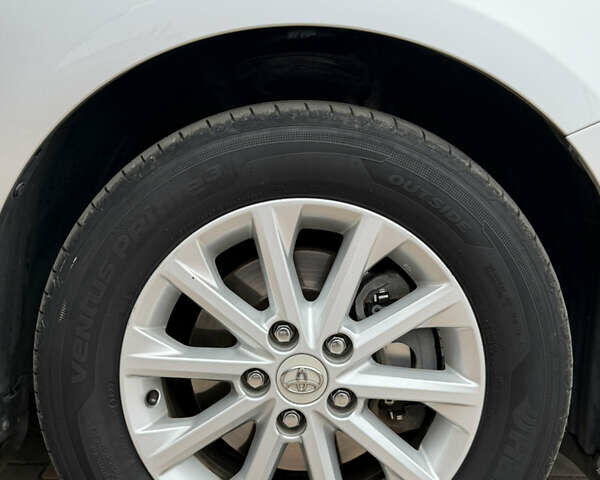 Сірий Тойота Камрі, об'ємом двигуна 2.5 л та пробігом 232 тис. км за 12800 $, фото 9 на Automoto.ua