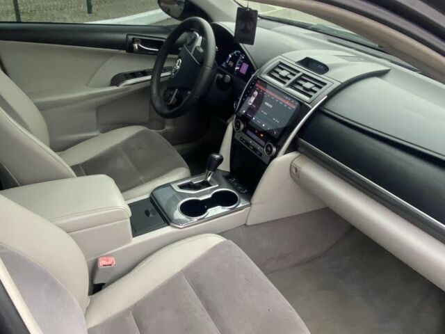 Серый Тойота Камри, объемом двигателя 2.5 л и пробегом 188 тыс. км за 12700 $, фото 17 на Automoto.ua