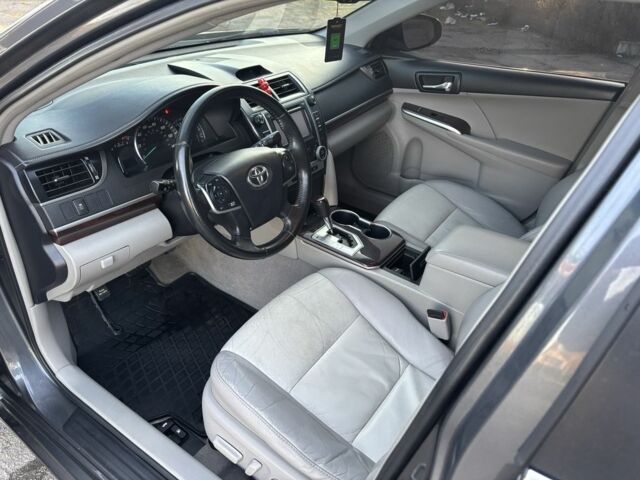 Серый Тойота Камри, объемом двигателя 2.5 л и пробегом 190 тыс. км за 11800 $, фото 10 на Automoto.ua