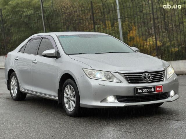 Серый Тойота Камри, объемом двигателя 2.5 л и пробегом 213 тыс. км за 14490 $, фото 15 на Automoto.ua