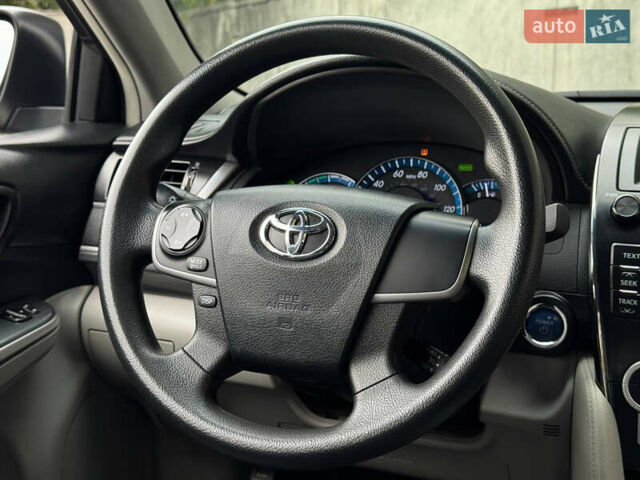 Сірий Тойота Камрі, об'ємом двигуна 2.49 л та пробігом 268 тис. км за 10990 $, фото 13 на Automoto.ua