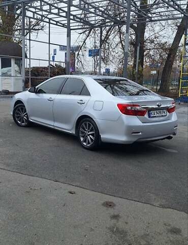 Серый Тойота Камри, объемом двигателя 2.49 л и пробегом 183 тыс. км за 14000 $, фото 9 на Automoto.ua