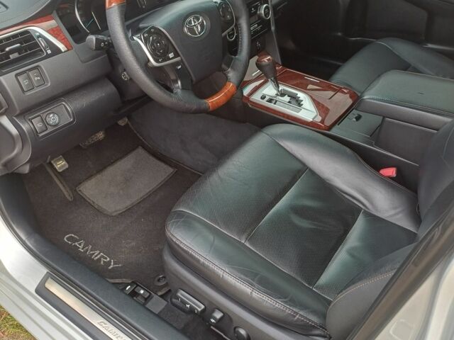 Сірий Тойота Камрі, об'ємом двигуна 2.5 л та пробігом 193 тис. км за 14000 $, фото 4 на Automoto.ua