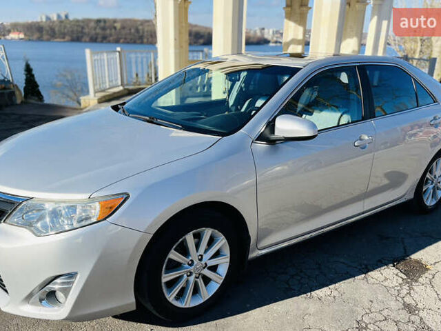 Серый Тойота Камри, объемом двигателя 2.5 л и пробегом 155 тыс. км за 13000 $, фото 10 на Automoto.ua