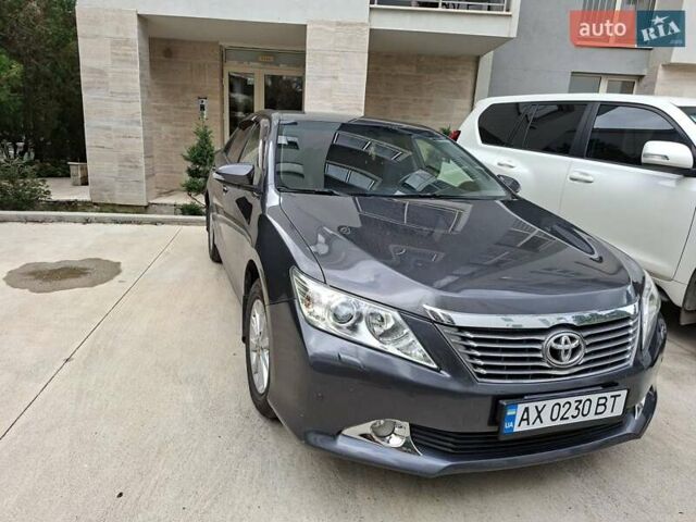 Серый Тойота Камри, объемом двигателя 2.49 л и пробегом 160 тыс. км за 14500 $, фото 7 на Automoto.ua