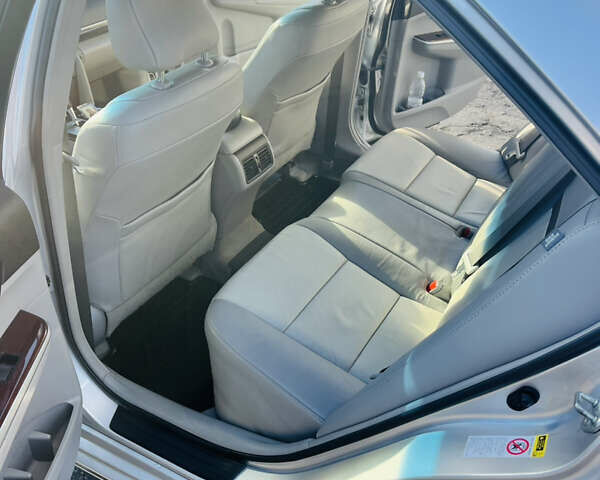 Серый Тойота Камри, объемом двигателя 2.5 л и пробегом 155 тыс. км за 13000 $, фото 18 на Automoto.ua