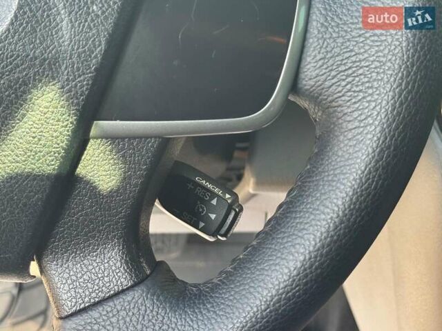 Серый Тойота Камри, объемом двигателя 2.5 л и пробегом 323 тыс. км за 9990 $, фото 18 на Automoto.ua
