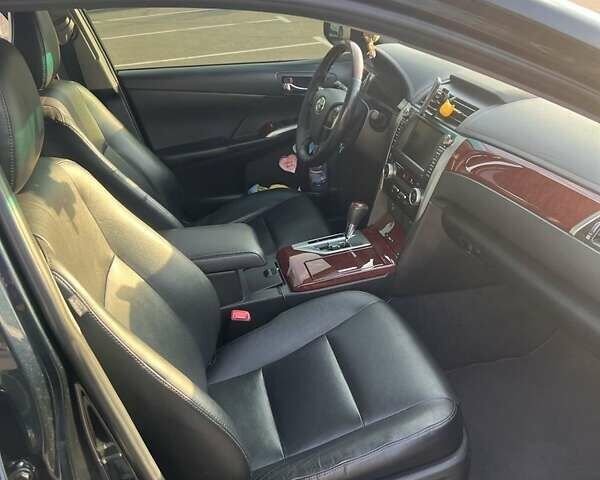 Серый Тойота Камри, объемом двигателя 2.5 л и пробегом 175 тыс. км за 16500 $, фото 17 на Automoto.ua