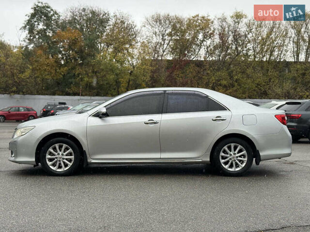 Серый Тойота Камри, объемом двигателя 2.5 л и пробегом 213 тыс. км за 14490 $, фото 5 на Automoto.ua
