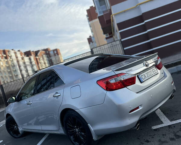 Сірий Тойота Камрі, об'ємом двигуна 3.5 л та пробігом 231 тис. км за 13400 $, фото 14 на Automoto.ua