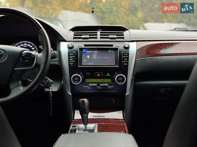 Серый Тойота Камри, объемом двигателя 2.5 л и пробегом 213 тыс. км за 14490 $, фото 44 на Automoto.ua