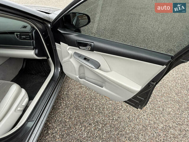 Серый Тойота Камри, объемом двигателя 2.49 л и пробегом 333 тыс. км за 11500 $, фото 10 на Automoto.ua