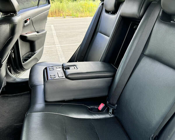 Серый Тойота Камри, объемом двигателя 2.49 л и пробегом 240 тыс. км за 12900 $, фото 5 на Automoto.ua