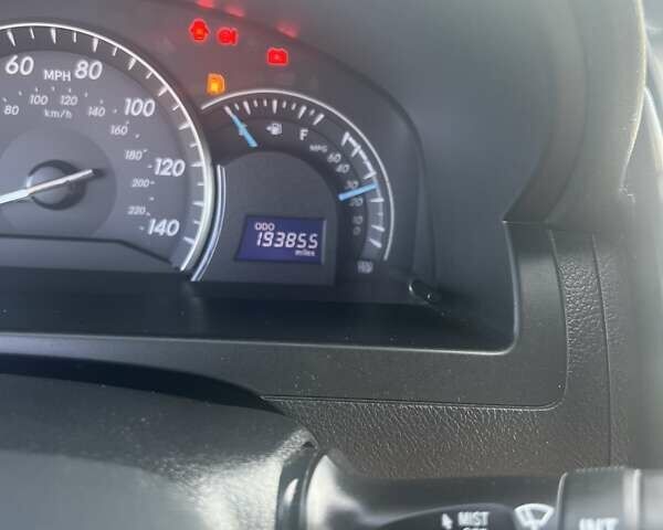 Серый Тойота Камри, объемом двигателя 2.49 л и пробегом 193 тыс. км за 10000 $, фото 23 на Automoto.ua