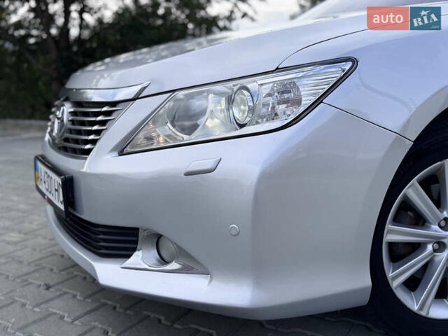 Тойота Камри 2012 в Киеве на Automoto.ua Серый Тойота Камри, объемом двигателя 2.49 л и пробегом 198 тыс. км за 15490 $, фото 4 на Automoto.ua