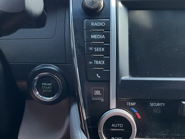 Серый Тойота Камри, объемом двигателя 2.5 л и пробегом 150 тыс. км за 15000 $, фото 7 на Automoto.ua